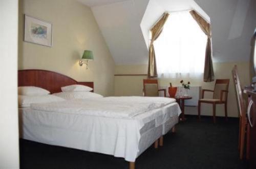 Gottwald Hotel Tatabánya Habitación foto